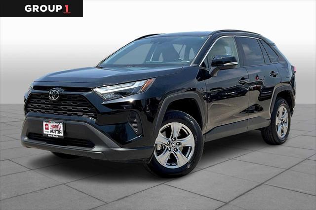 2024 Toyota RAV4 XLE's photo
