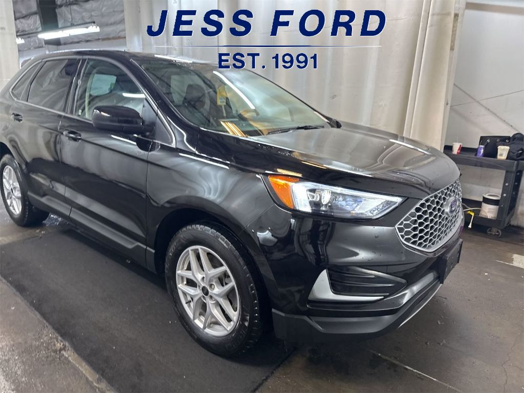 2024 Ford Edge SEL photo 4