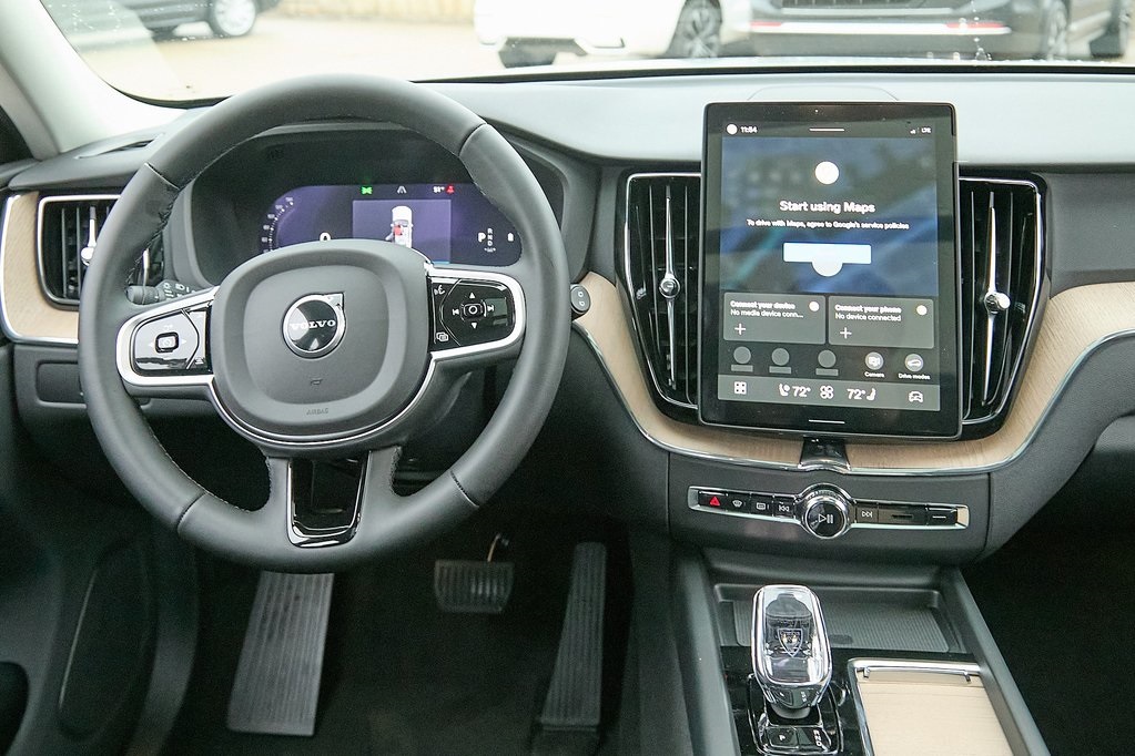 2026 VOLVO XC60 - Image 21