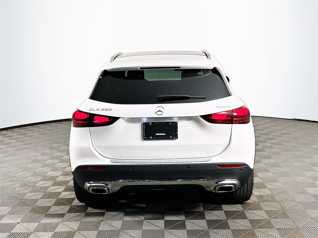 2026 Mercedes Benz GLA 250 4MATIC photo 3
