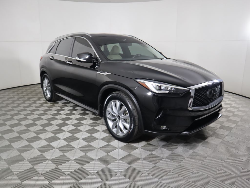 2020 Infiniti QX50 Essential photo 3