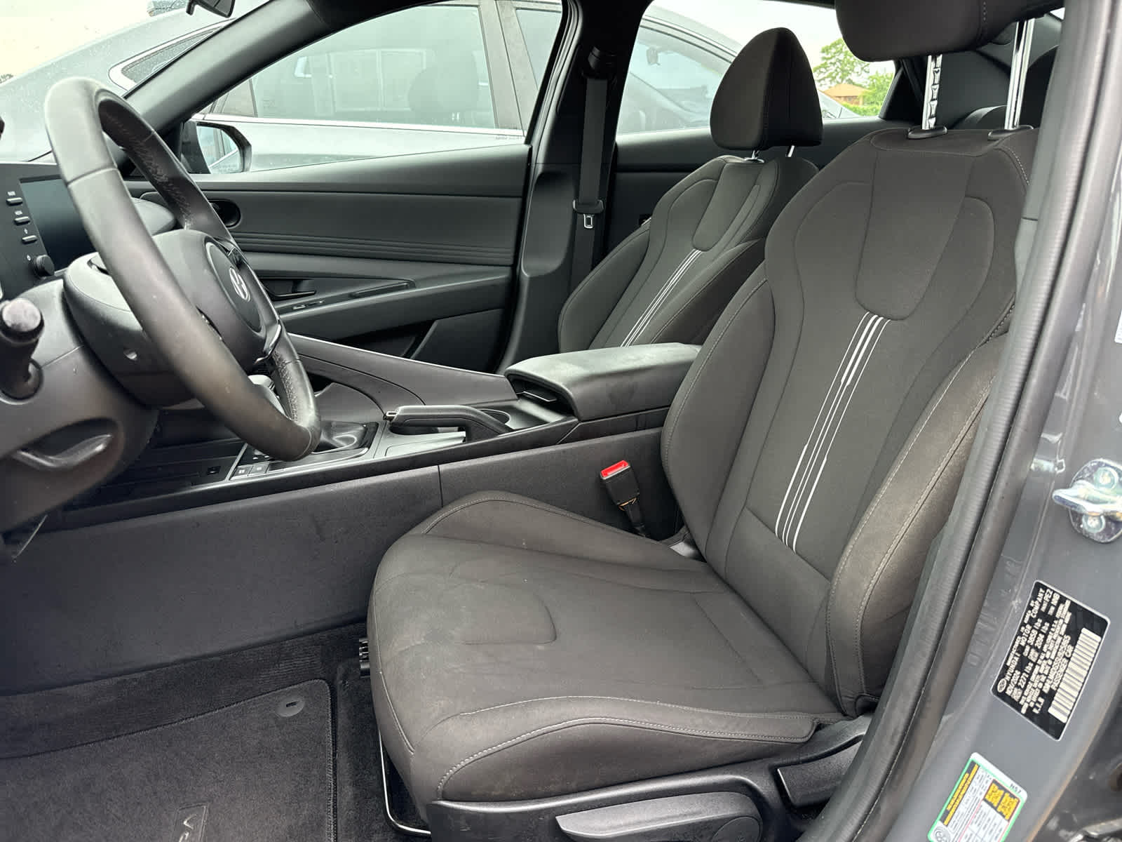 2025 Hyundai Elantra SEL Sport photo 13