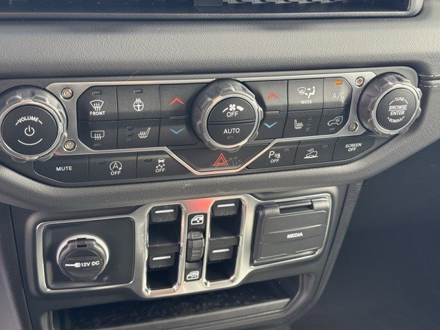 2025 Jeep Wrangler Sahara photo 15