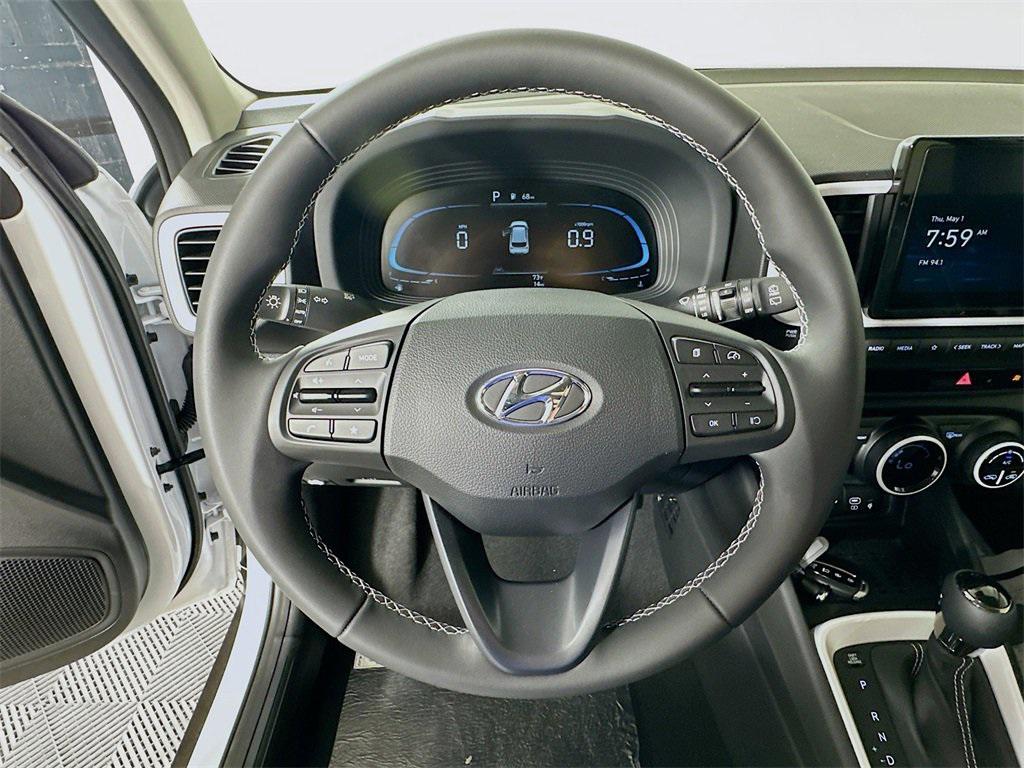 2025 Hyundai Venue Limited photo 7