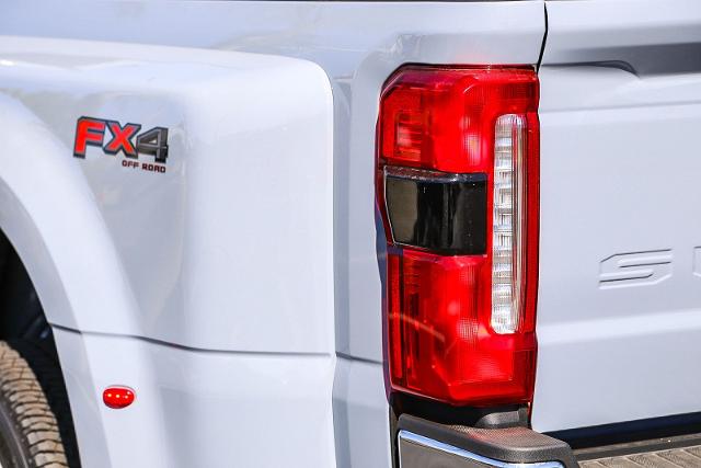 2025 Ford F-350 Lariat photo 26