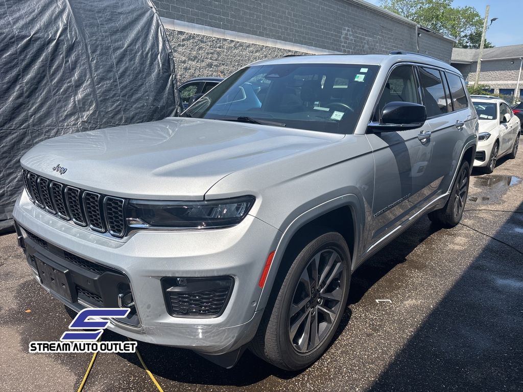 2021 Jeep Grand Cherokee Overland photo 3