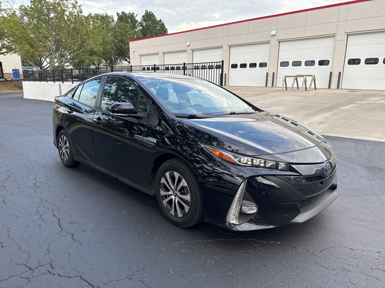 2022 Toyota Prius Prime Limited photo 2