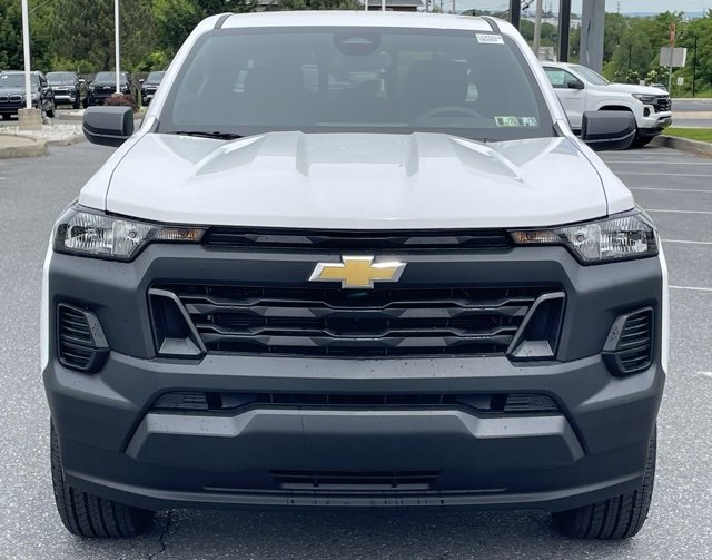 2025 Chevrolet Colorado LT photo 2
