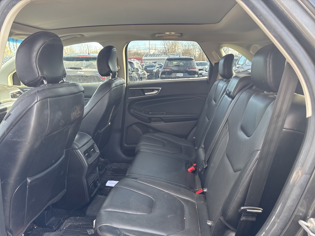 2017 Ford Edge Titanium photo 3
