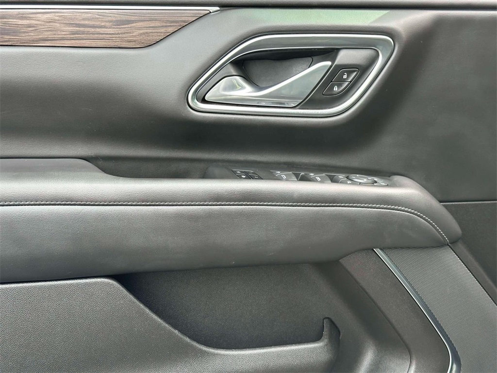2021 Chevrolet Suburban Z71 photo 18