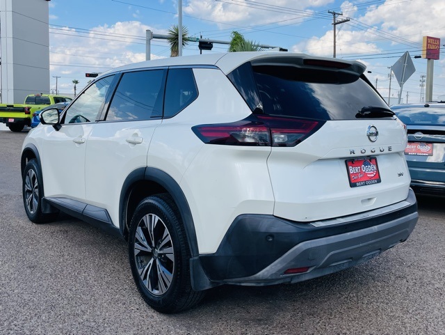 2021 Nissan Rogue SV photo 4