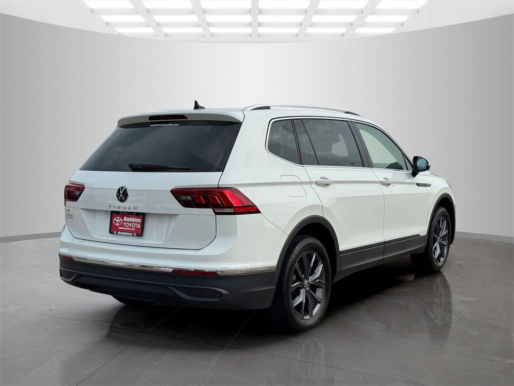 2022 Volkswagen Tiguan SE photo 3