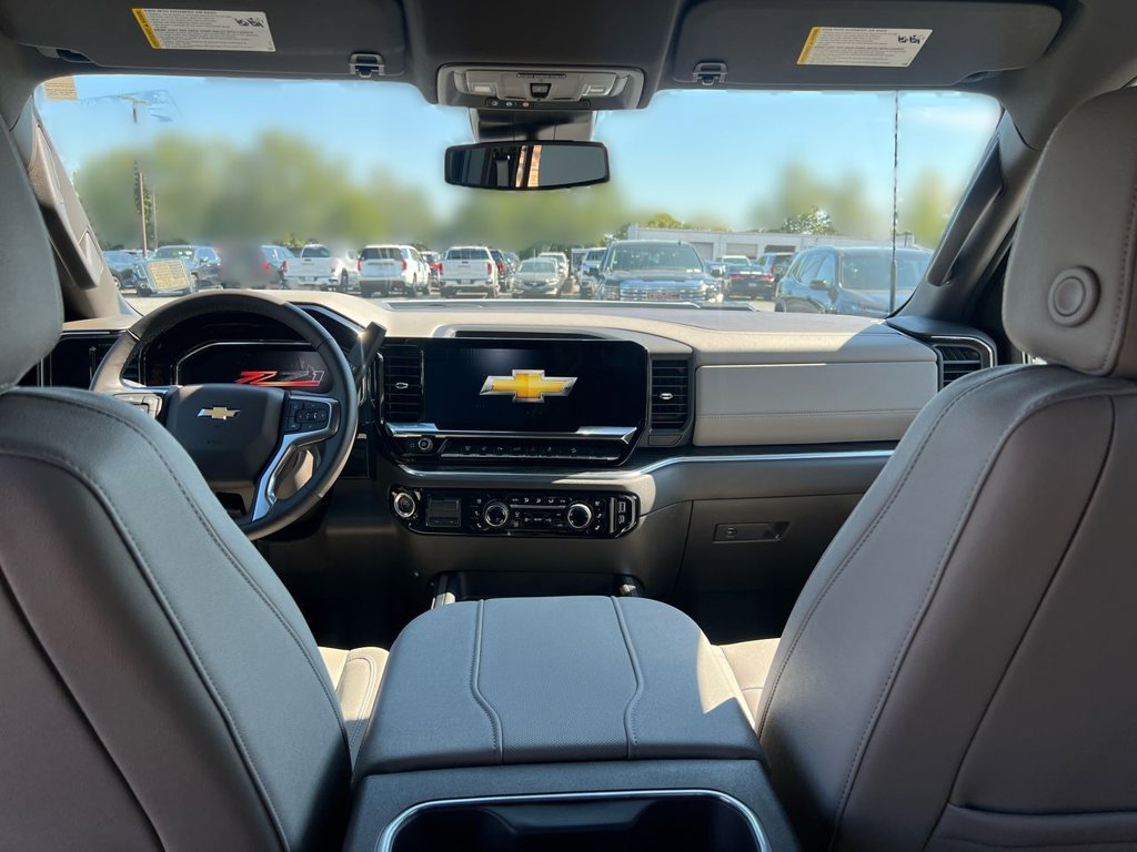 2025 Chevrolet Silverado 2500HD LTZ photo 17