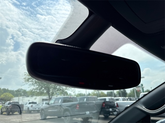 2025 Chrysler Pacifica photo 25