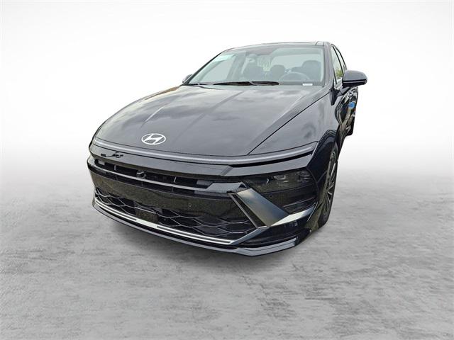 2026 Hyundai Sonata Hybrid Limited photo 3