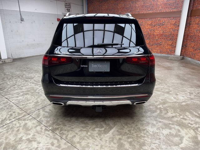 2026 Mercedes Benz GLS 450 4MATIC photo 3