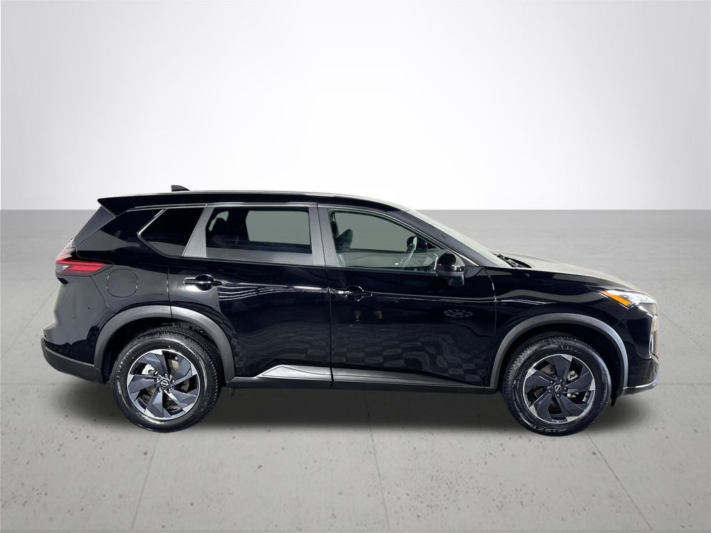 2024 Nissan Rogue SV photo 2