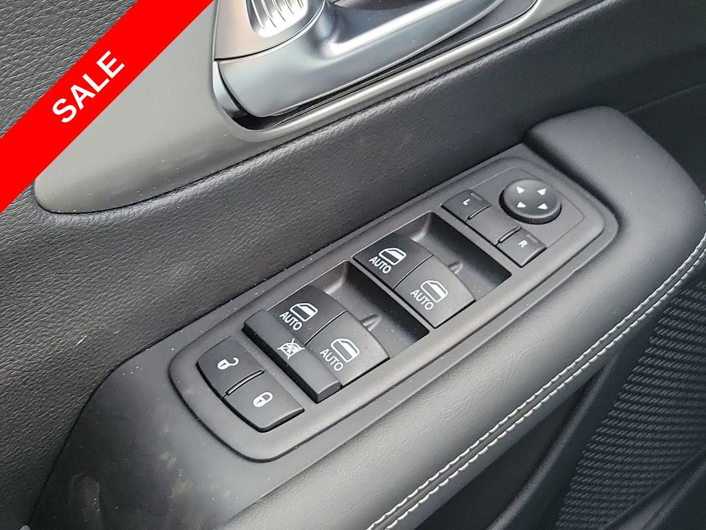 2025 Chrysler Pacifica photo 31