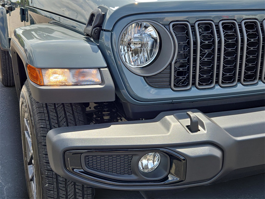 2025 Jeep Gladiator Sport S photo 3
