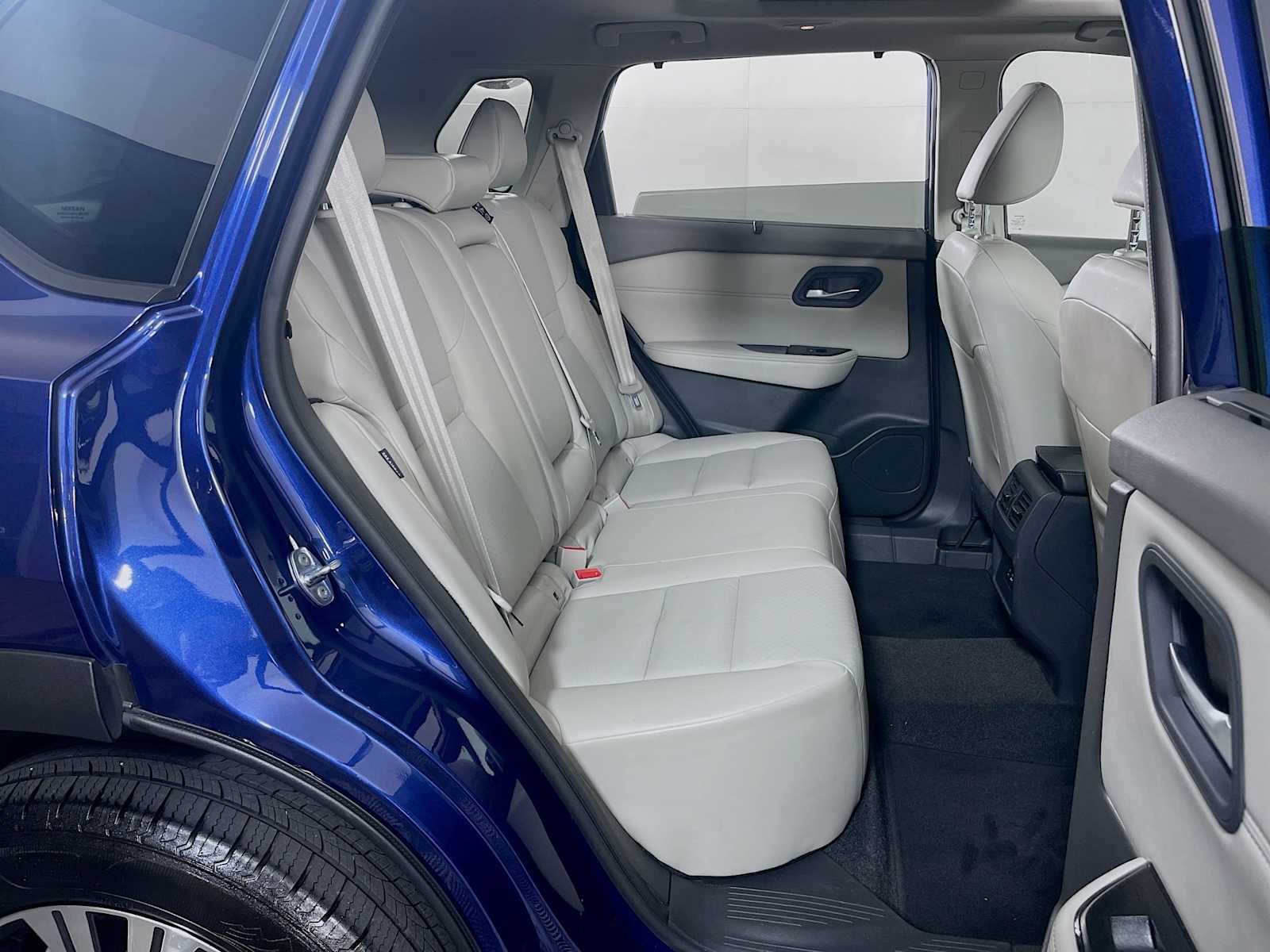 2023 Nissan Rogue SV photo 20