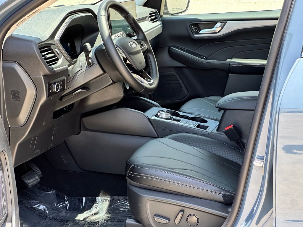 2025 Ford Escape Plug-In Hybrid photo 5