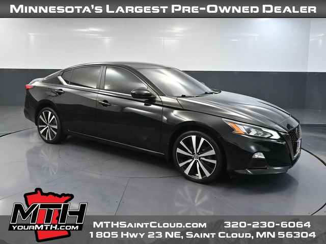 2021 Nissan Altima SR's photo