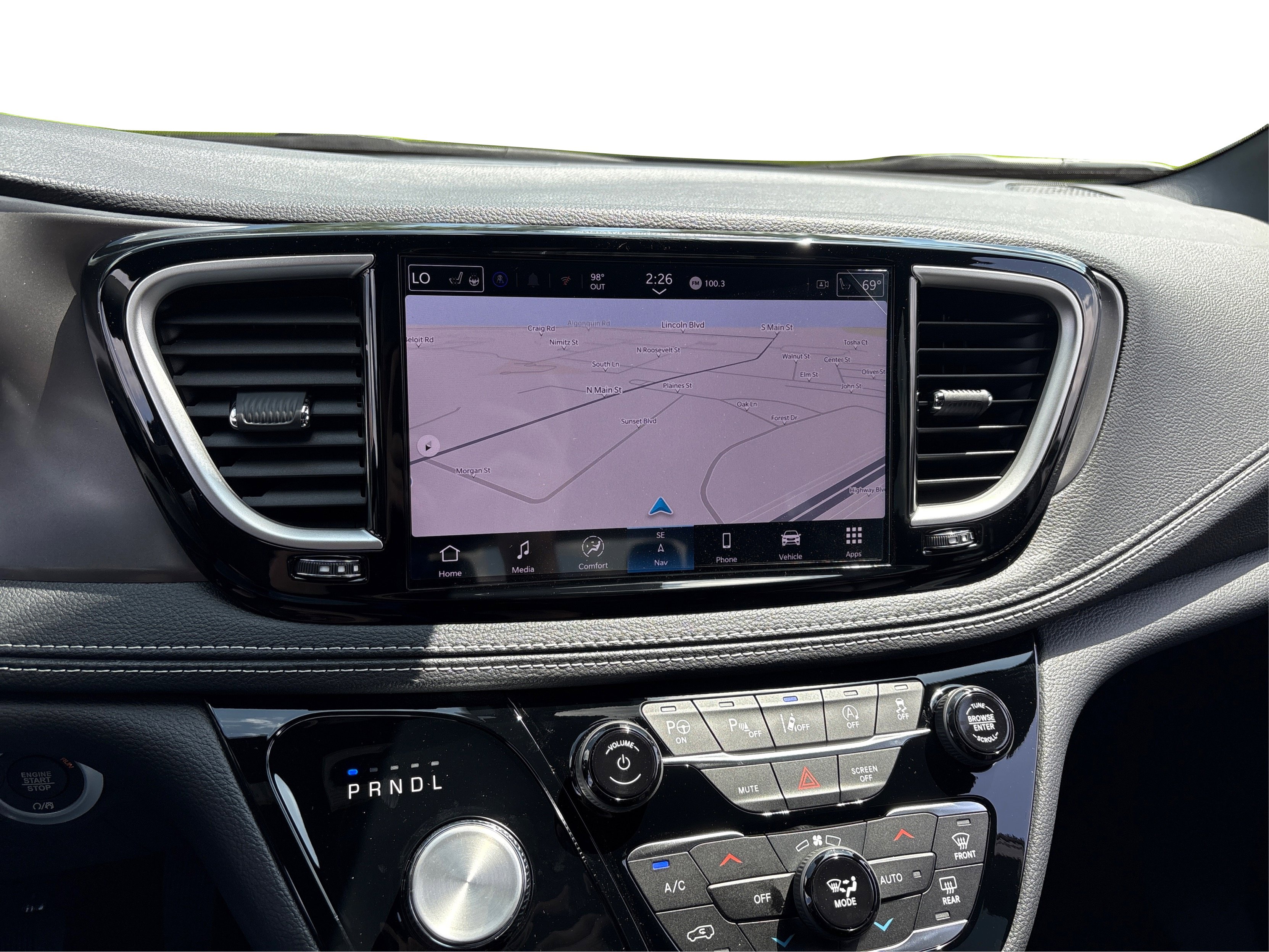 2025 Chrysler Pacifica photo 18