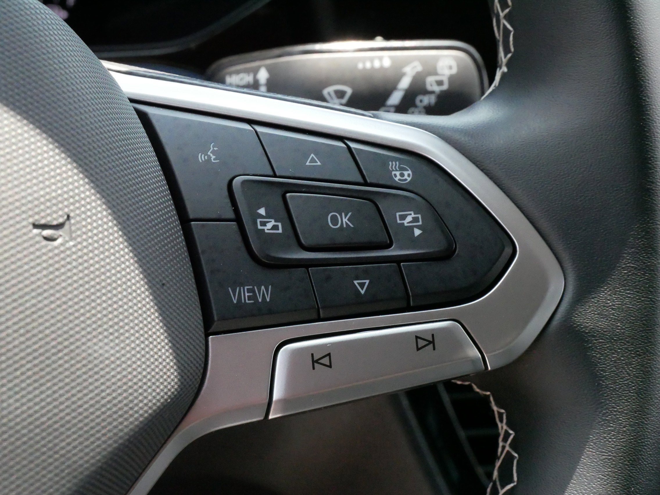 2024 Volkswagen Taos SE photo 22