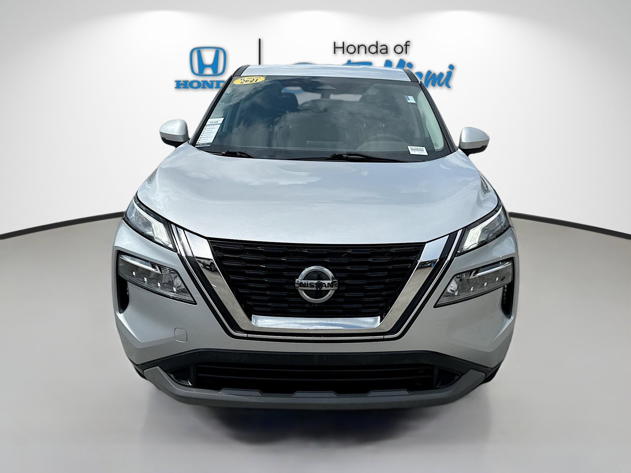 2021 Nissan Rogue SV photo 2