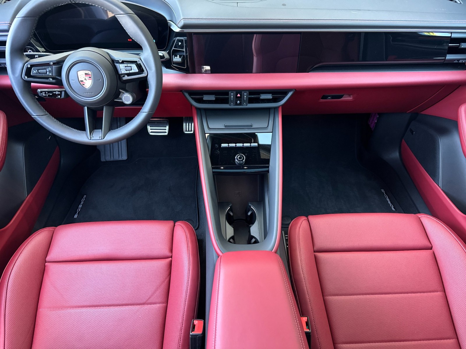 2025 Porsche Macan Electric photo 6
