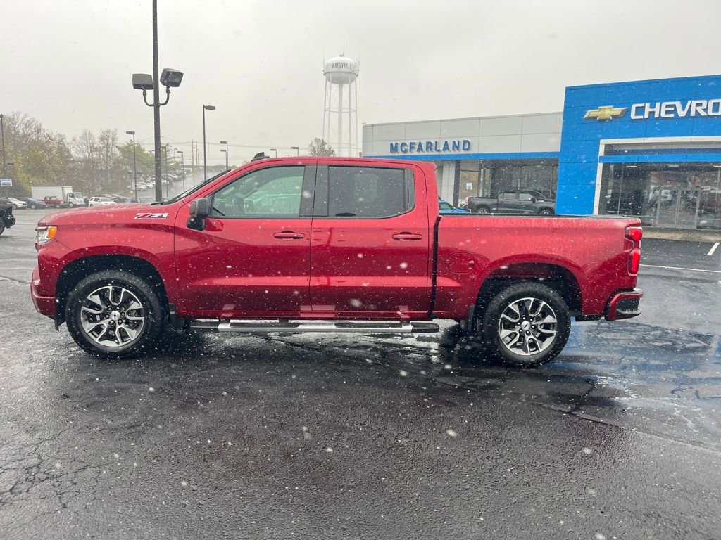 2024 Chevrolet Silverado 1500 RST photo 2
