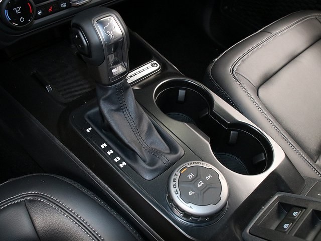 2025 Ford Bronco Outer Banks photo 23