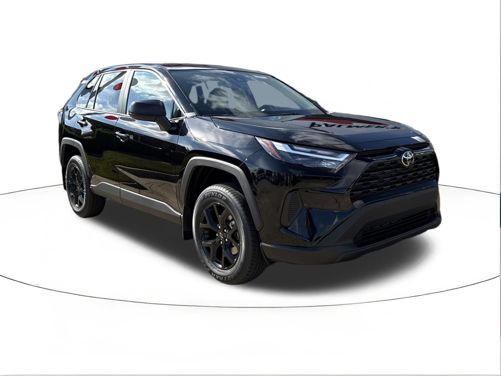 2025 Toyota RAV4 LE's photo
