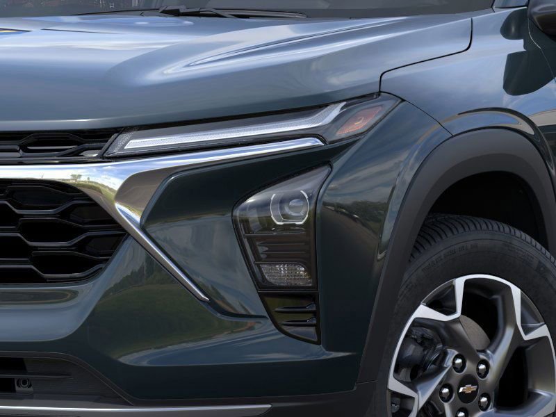 2025 Chevrolet Trax LT photo 7