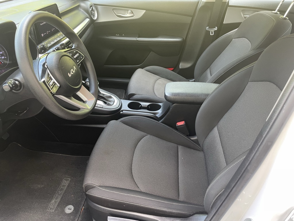 2022 Kia Forte LXS photo 8