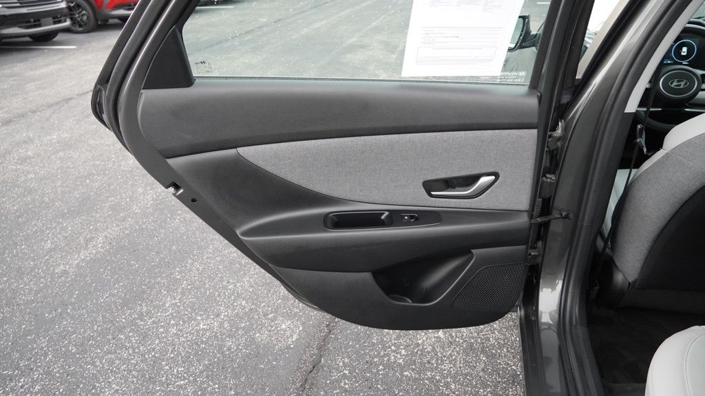2024 Hyundai Elantra Limited photo 14