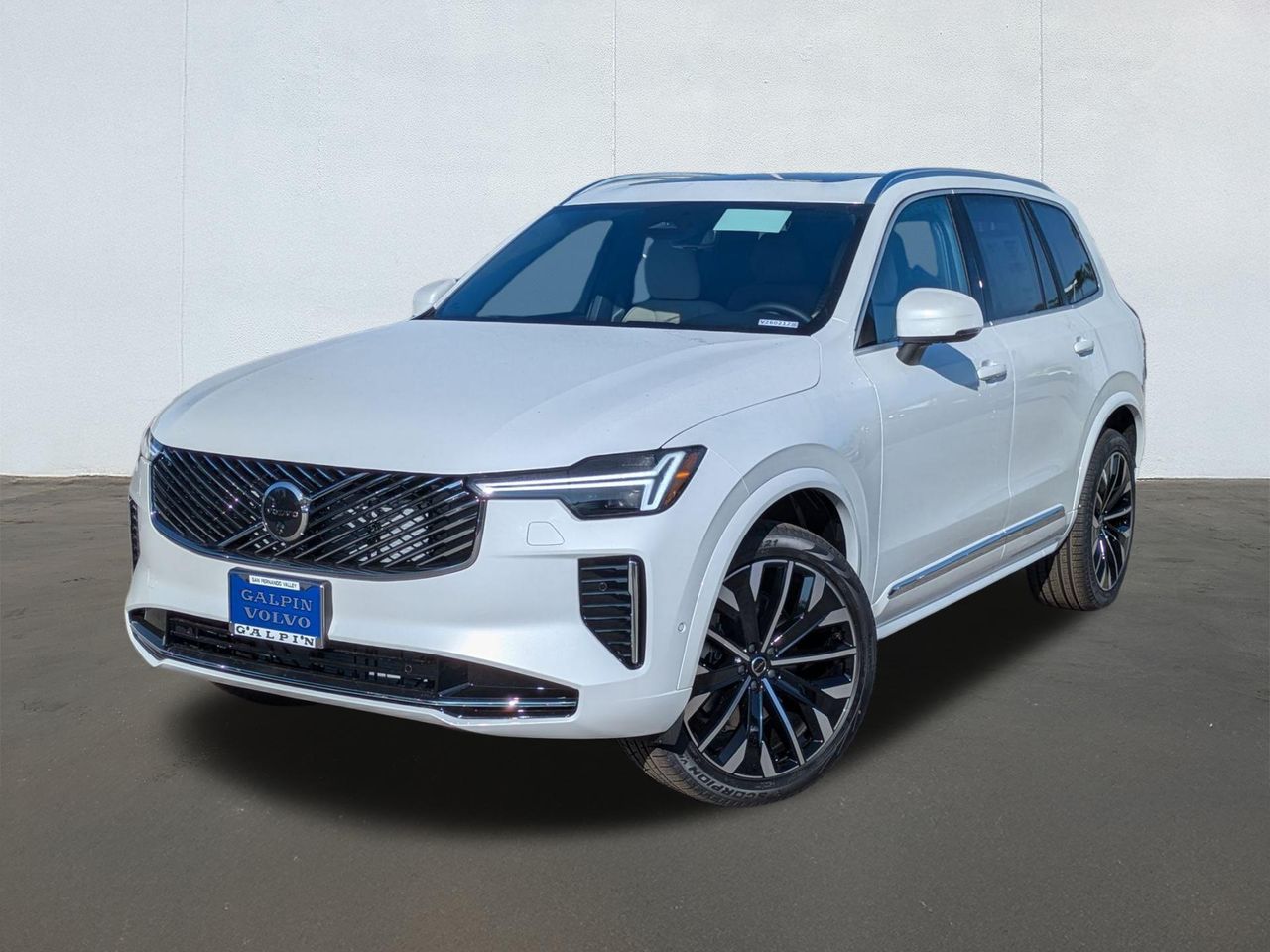 2026 Volvo XC90 Plus's photo