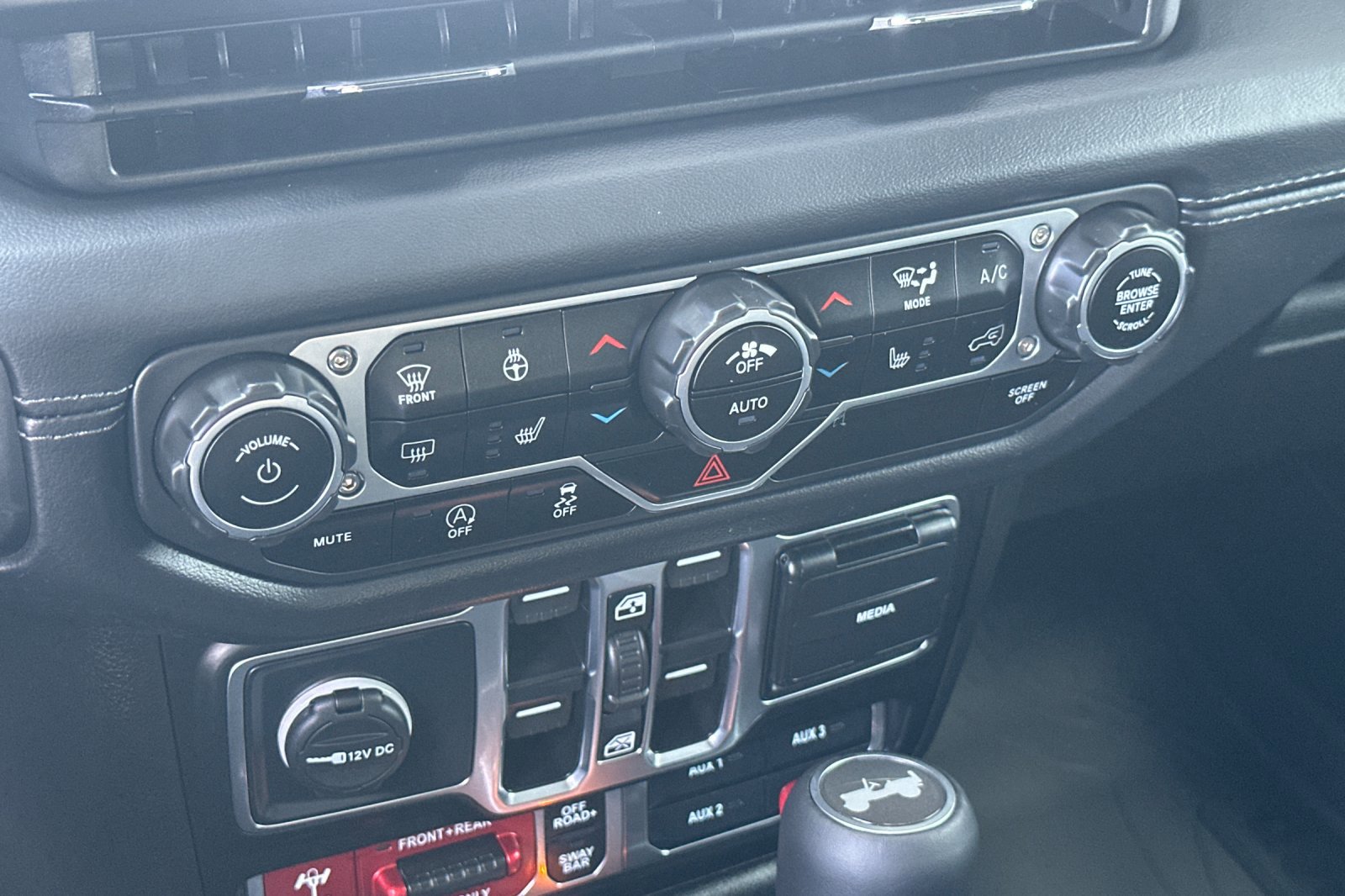 2025 Jeep Wrangler Rubicon photo 17