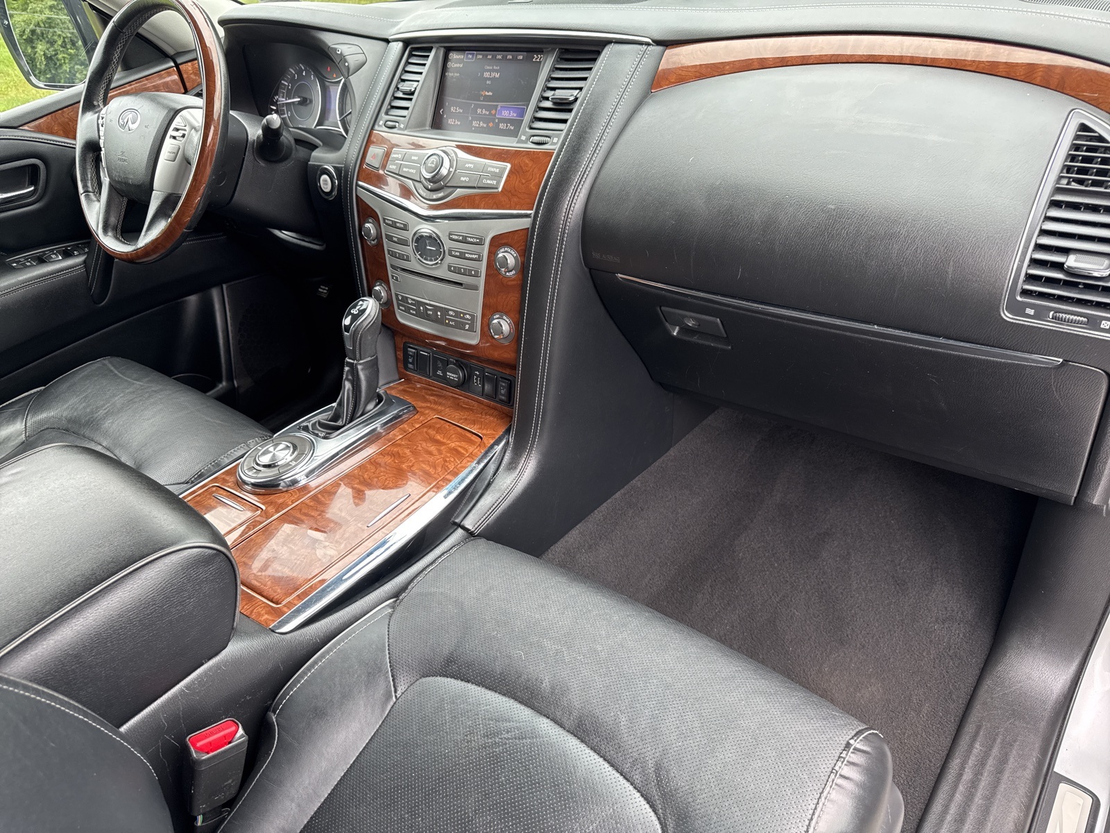 2019 Infiniti QX80 Luxe photo 4