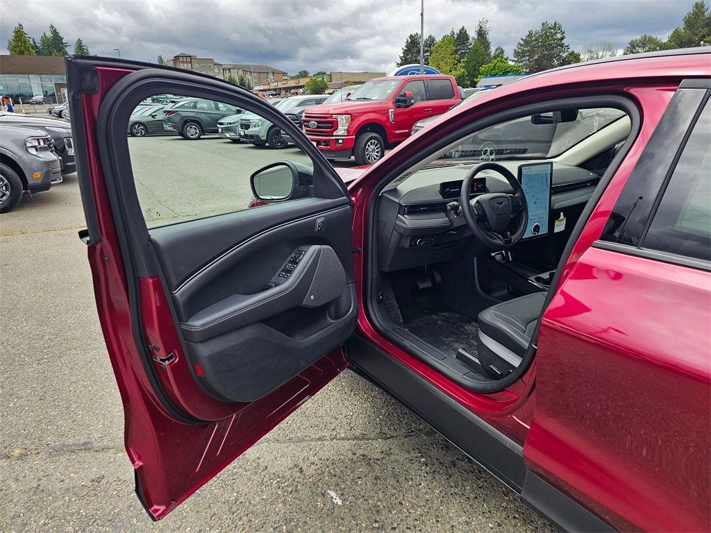 2025 Ford Mustang Mach-E Premium photo 18