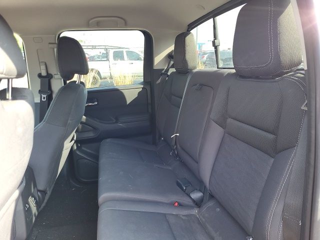 2022 Nissan Frontier Crew Cab photo 10
