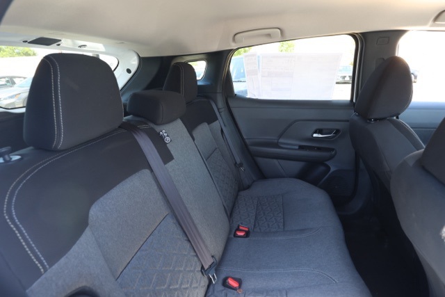 2026 Nissan Kicks SV photo 15