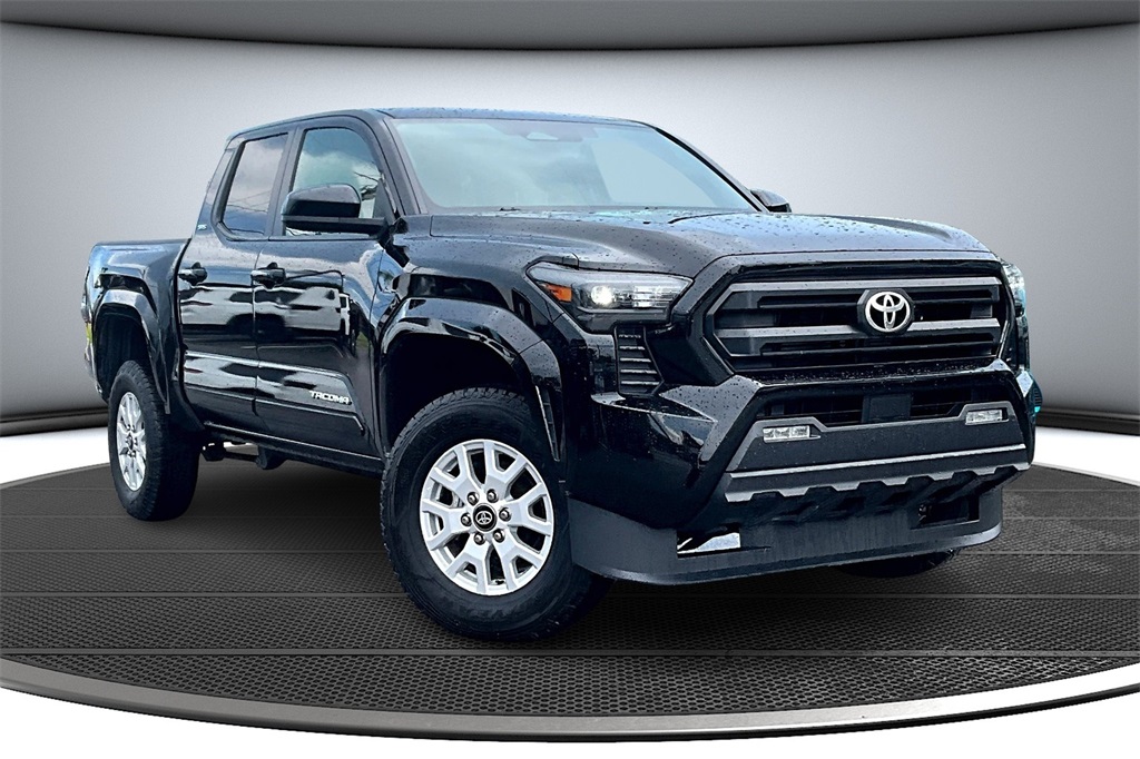 2024 Toyota Tacoma SR5 photo 3