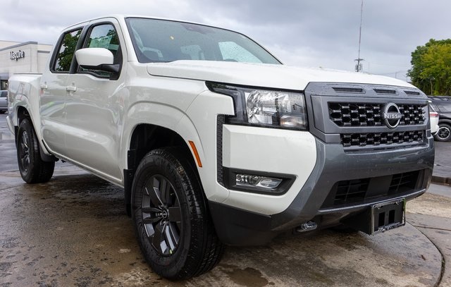 2025 Nissan Frontier SV photo 4