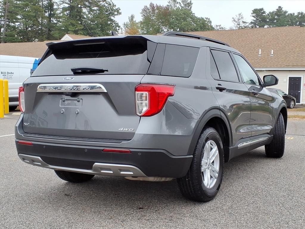 2023 Ford Explorer XLT photo 3
