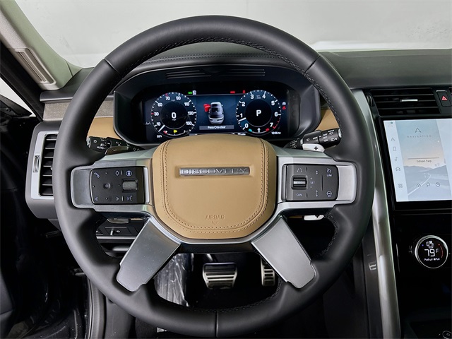 2025 Land Rover Discovery Metropolitan Edition photo 11