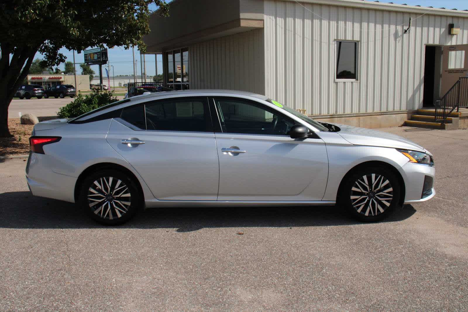 2024 Nissan Altima 2.5 SV photo 3