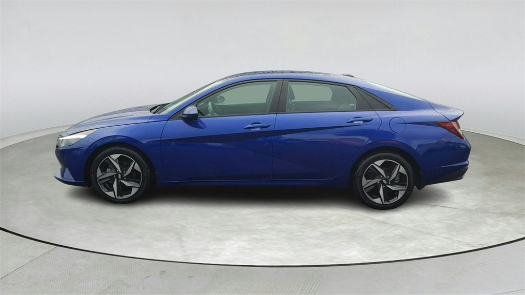 2023 Hyundai Elantra SEL photo 4
