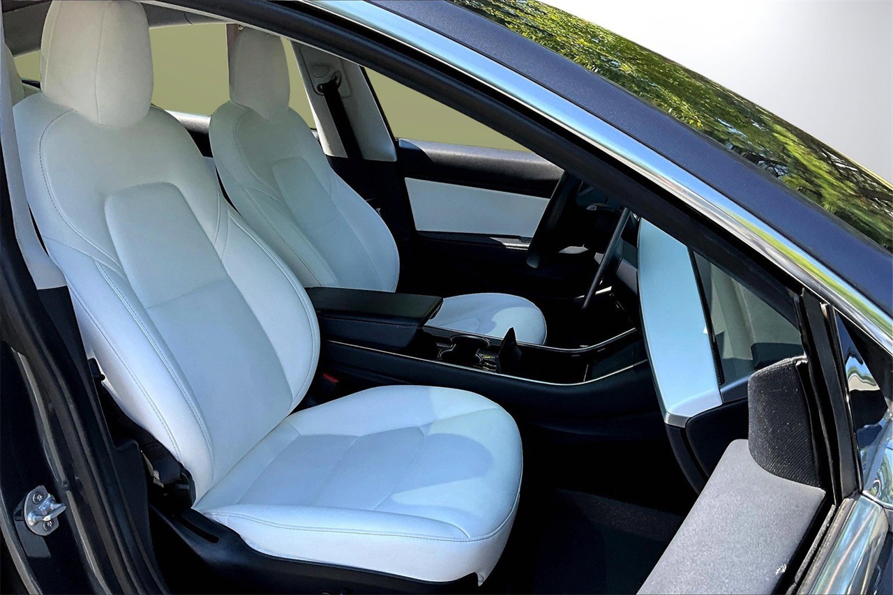 2020 Tesla Model 3 Long Range photo 21
