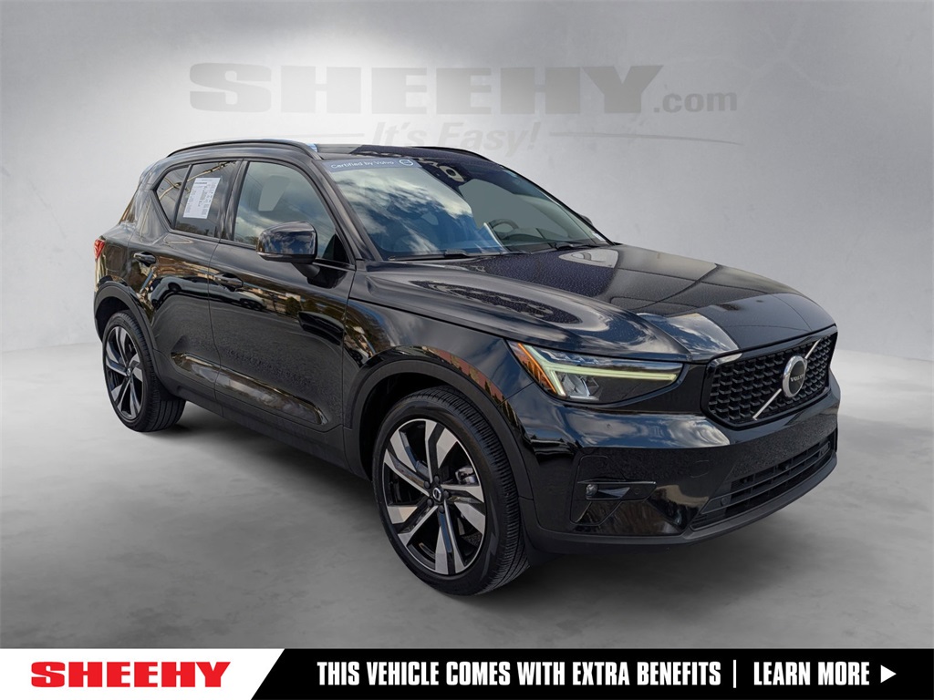 2023 Volvo XC40 Plus's photo